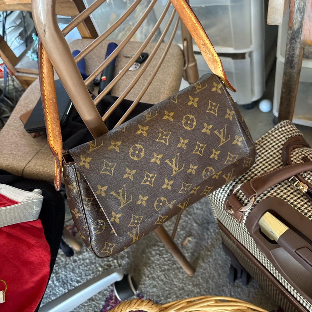 louis button purse mr big big